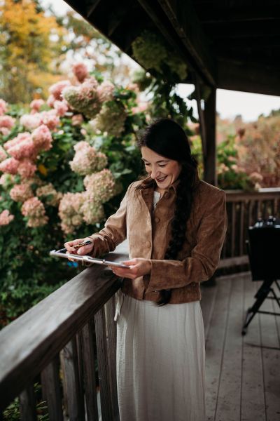 Learn how to write your own Vows & "Nail it!" on your Wedding day with this workshop